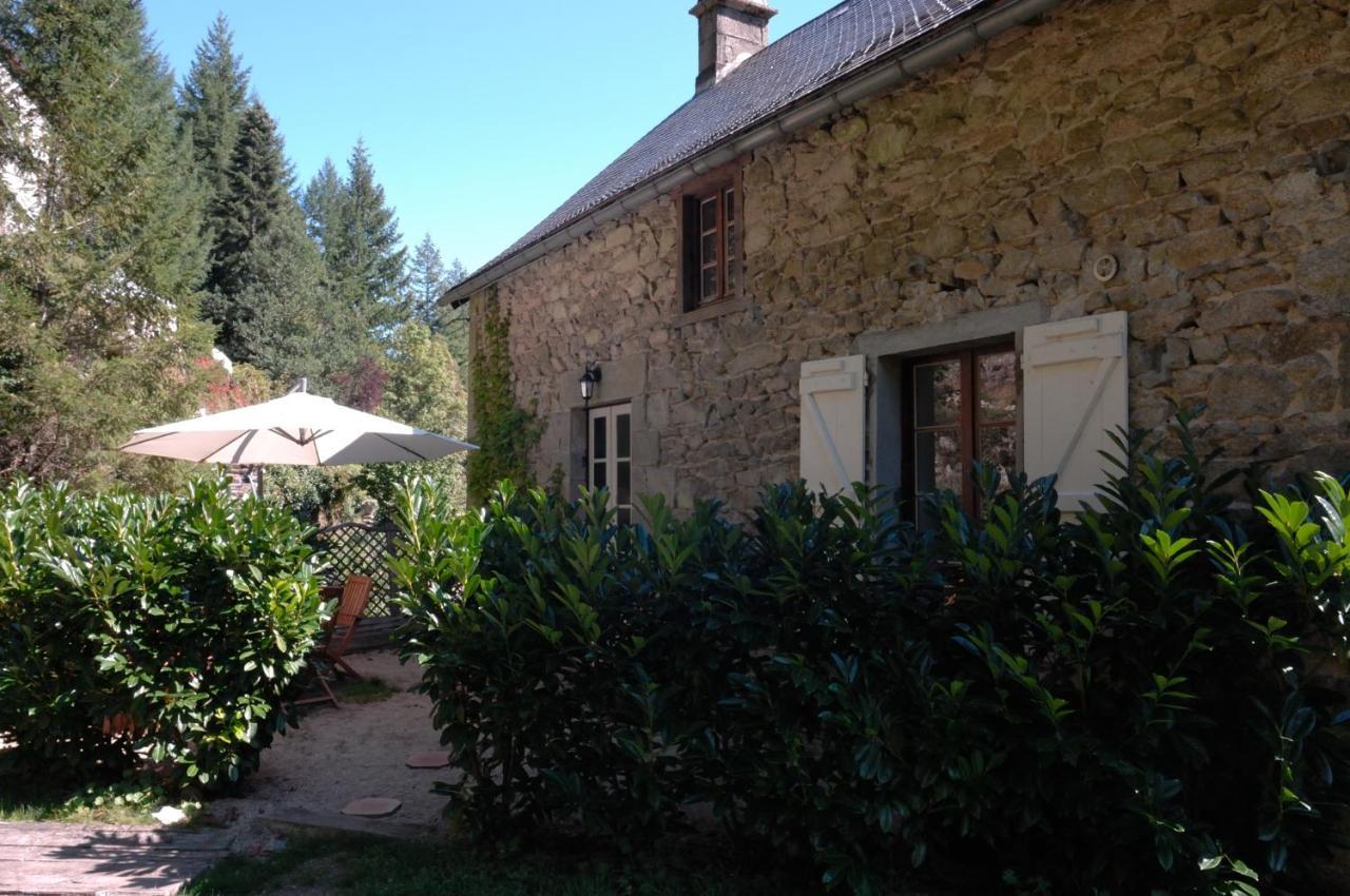 Bed and Breakfast Le Moulin Des Farges Meymac Exterior foto