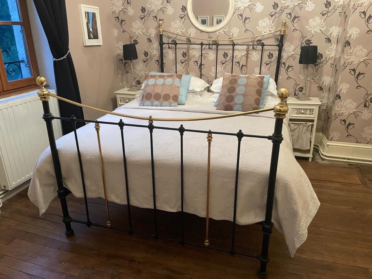 Bed and Breakfast Le Moulin Des Farges Meymac Exterior foto