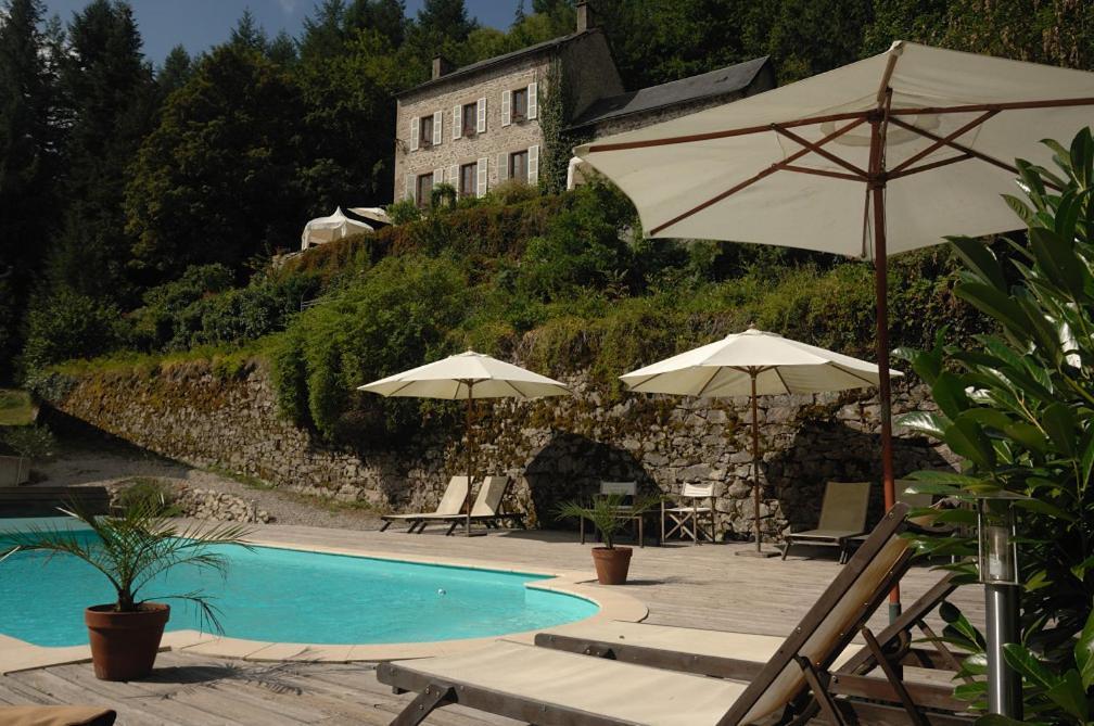 Bed and Breakfast Le Moulin Des Farges Meymac Exterior foto