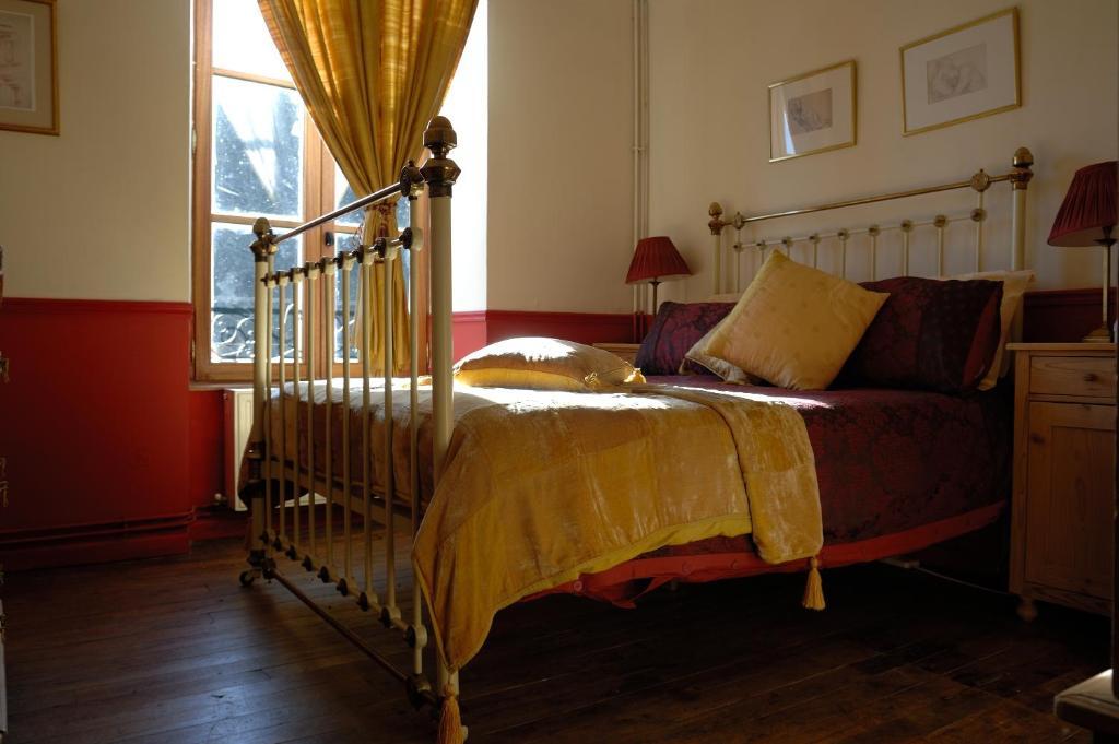 Bed and Breakfast Le Moulin Des Farges Meymac Habitación foto